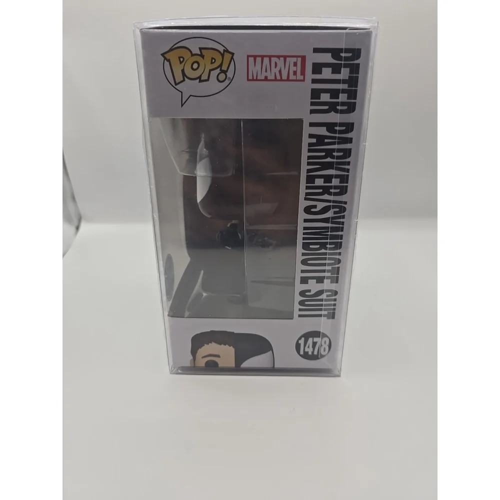 Funko Pop! Vinyl: Marvel - Peter Parker/Symbiote Suit - CCXP (Bcc)‎ Funko...
